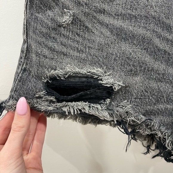 Levi’s 501 Button-Fly Cut-Off Denim Shorts Washed Black Distressed Cotton - Picture 4 of 10